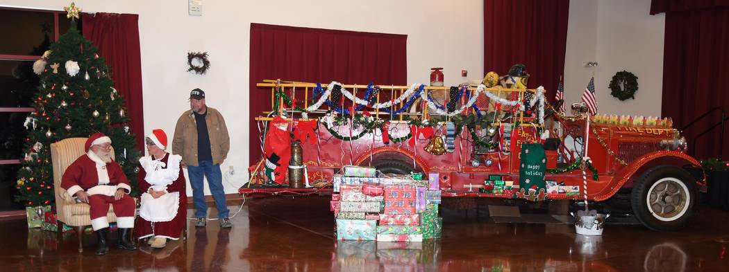 Richard Stephens/Special to the Pahrump Valley Times
As always, the event featured the Beatty Fire Department’s antique fire truck decked out in holiday decorations on Dec. 15 in the community.