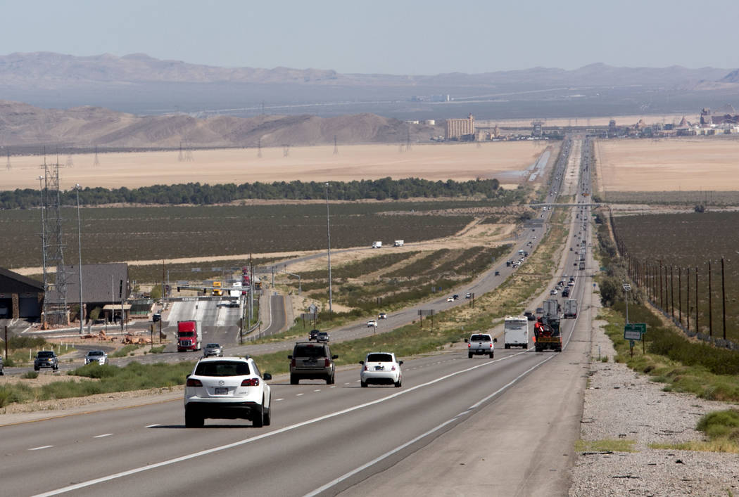 Traffic is seen on Interstate 15 in Southern California, about seven miles south of Primm, in August. (Bizuayehu Tesfaye/Las Vegas Review-Journal)