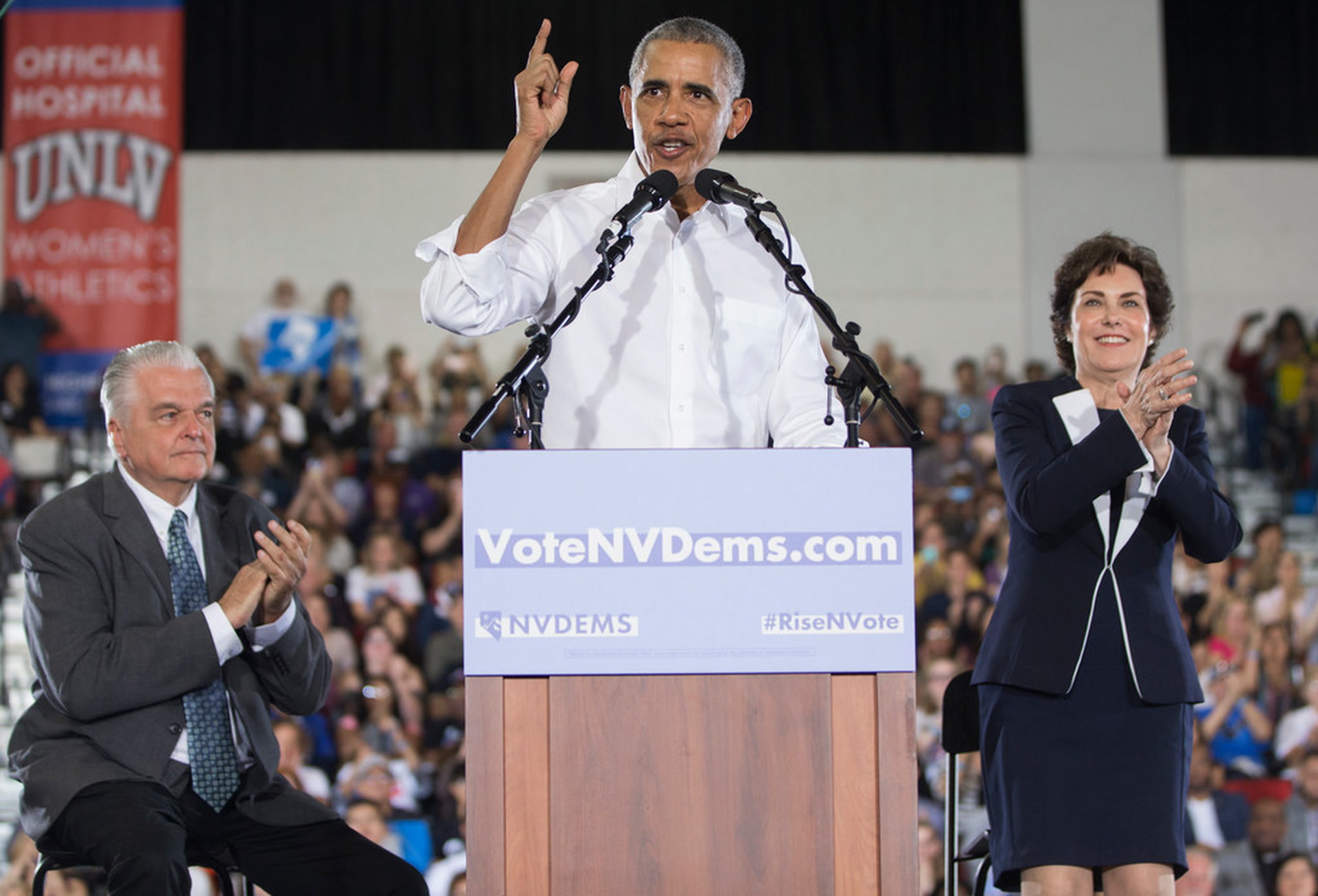 Barack Obama rallies voters in Las Vegas | Pahrump Valley Times