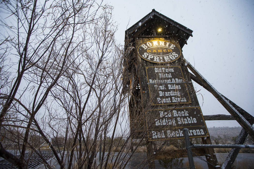 Snow falls around the entrance to Bonnie Springs outside of Las Vegas on Wednesday, Feb. 20, 2019. (Chase Stevens/Las Vegas Review-Journal) @csstevensphoto