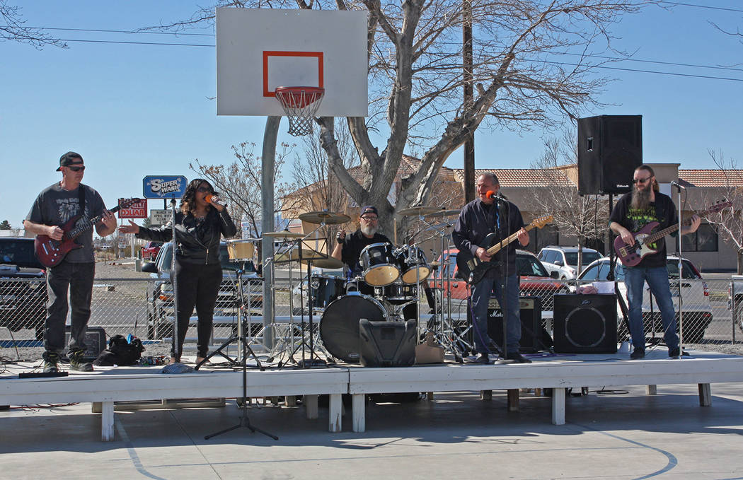Robin Hebrock/Pahrump Valley Times The local band Incognito spent their weekend serenading the audience at the Silver State Chili Cook-off.