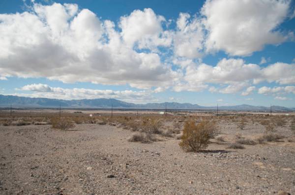 Tim Burke/Special to the Pahrump Valley Times A five-acre empty parcel at Manse Road and Highw ...