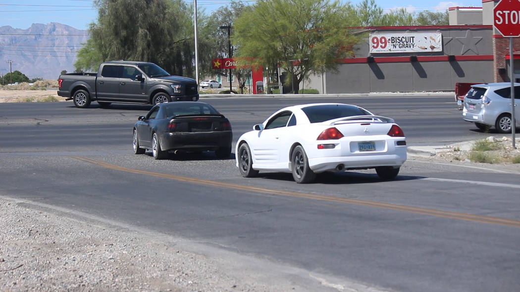 Jeffrey Meehan/Pahrump Valley Times Motorists looking to make left turns from Oxbow Avenue/Wils ...