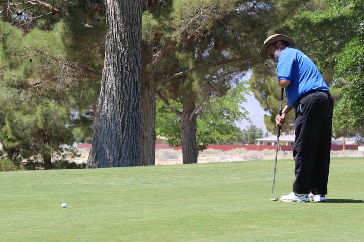 Tom Rysinski/Pahrump Valley Times Former Nye County Commissioner Dan Schinhofen watches the pr ...