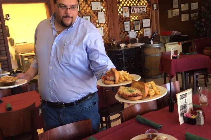 Jeffrey Meehan/Pahrump Valley Times Leonardo Blundo, owner of Carmelo's Bistro in Pahrump and N ...