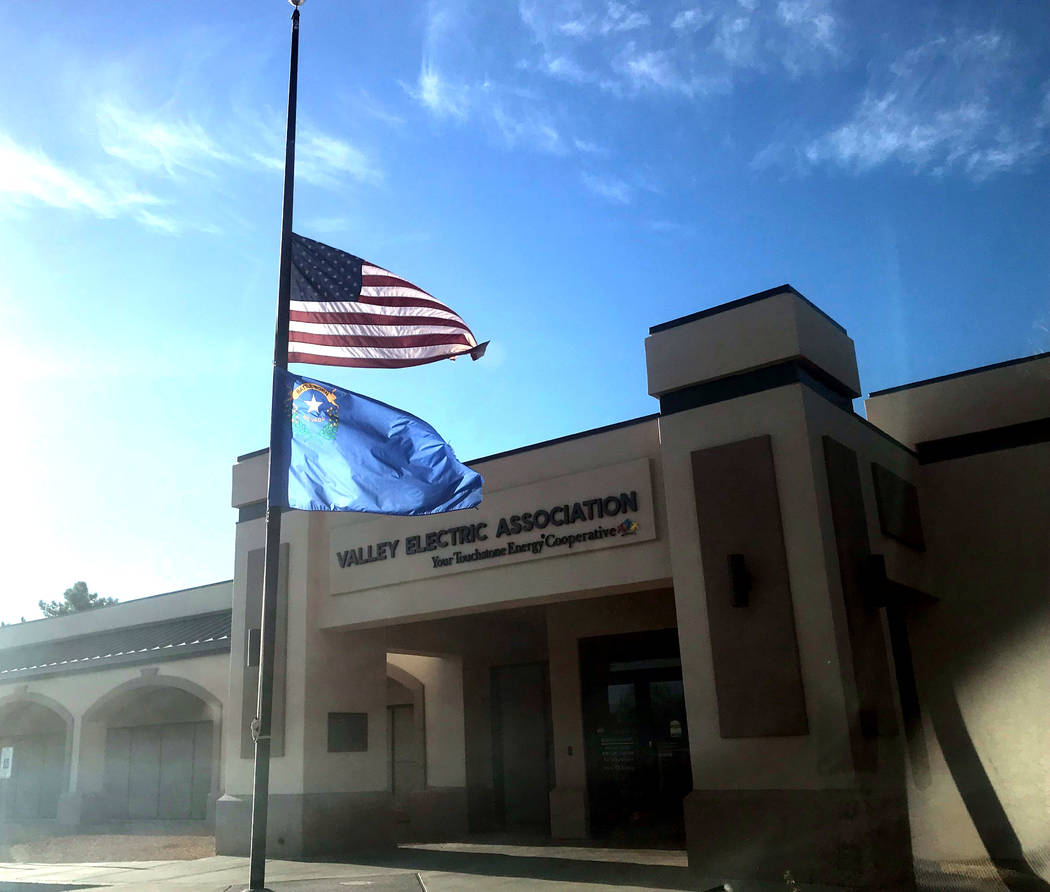 Jeffrey Meehan/Pahrump Valley Times Flags flew half-staff in Pahrump at Valley Electric Associa ...
