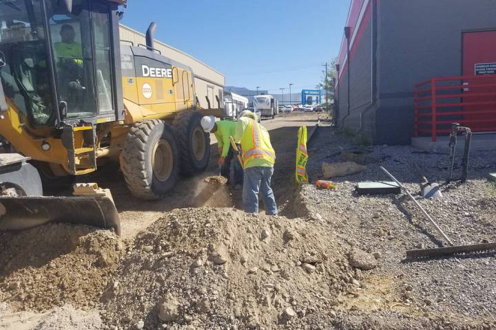 David Jacobs/Pahrump Valley Times Construction workers on a job site off Frontage Road in Pahru ...