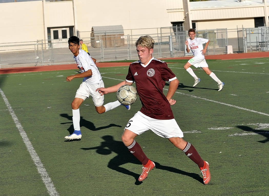 Horace Langford Jr./Pahrump Valley Times Sophomore Christian Mott brings the ball upfield for P ...