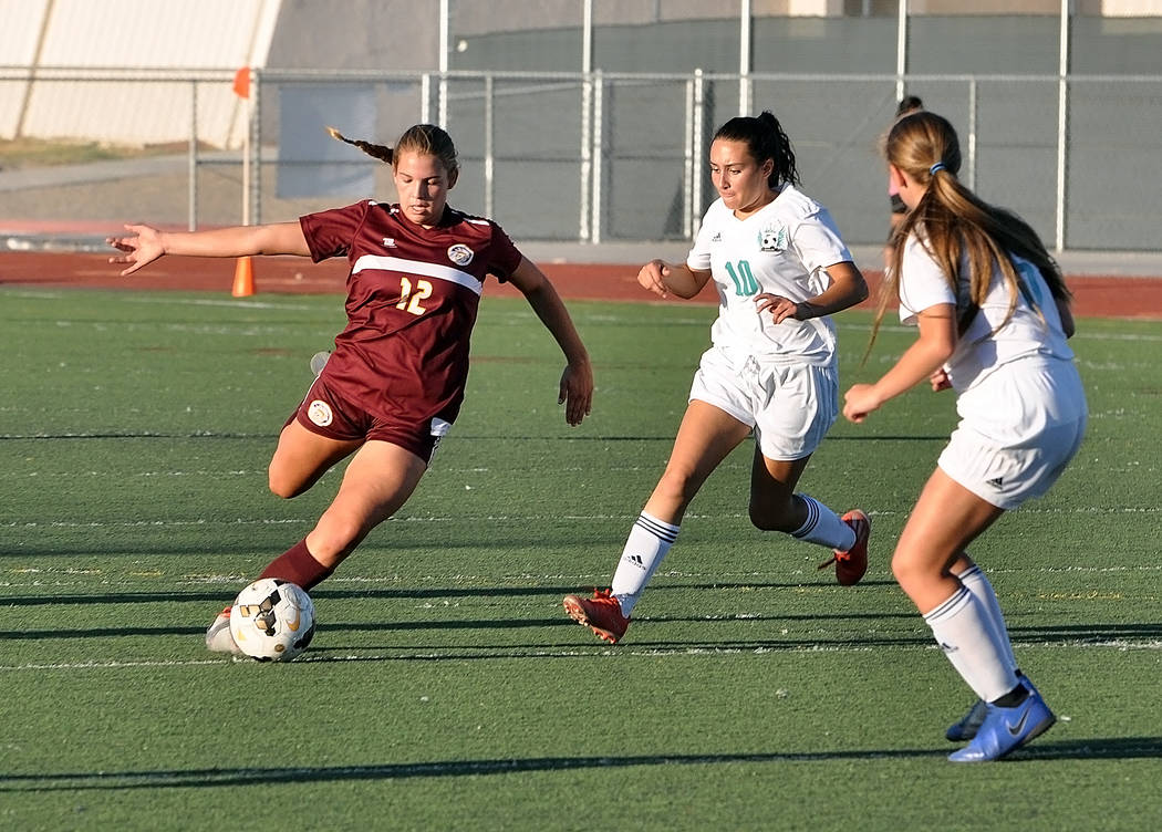 Horace Langford Jr./Pahrump Valley Times Pahrump Valley junior Madelyn Souza looks to advance t ...