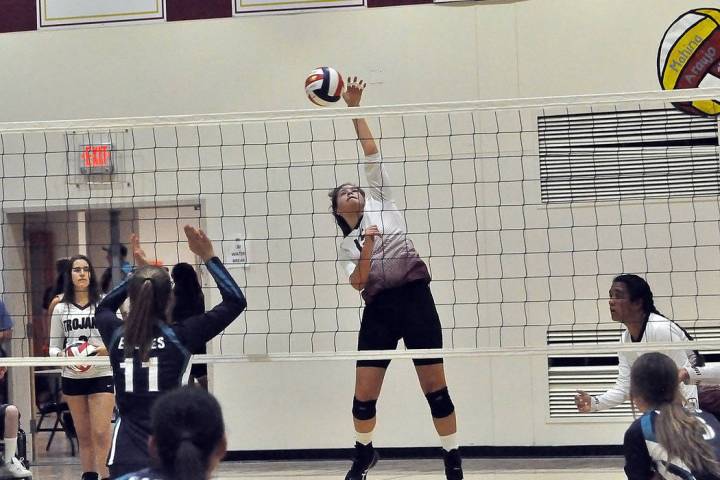 Horace Langford Jr./Pahrump Valley Times Pahrump Valley junior Kate Daffer goes up for one of h ...