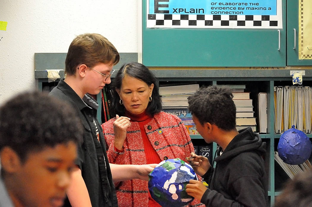 Horace Langford Jr./Pahrump Valley Times A look at state Superintendent Jhone Ebert visiting R ...