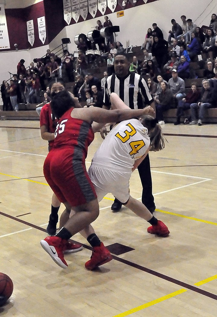 Horace Langford Jr./Pahrump Valley Times Valley sophomore Aja Norman takes a swing at Pahrump V ...
