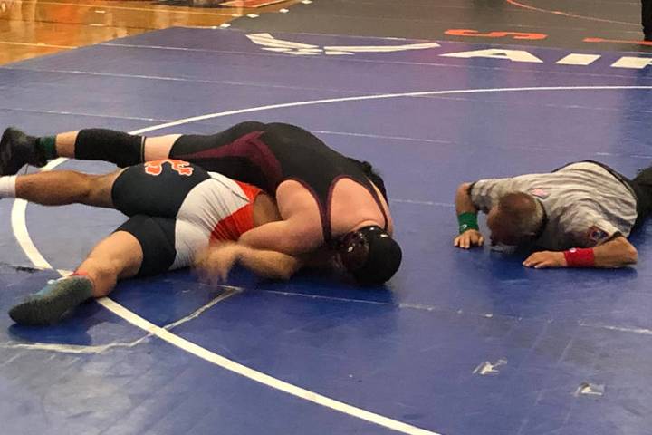 Tom Rysinski/Pahrump Valley Times Pahrump Valley junior Anthony Pearson closes in on a 35-secon ...