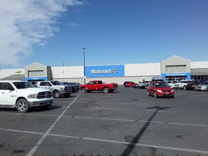 Selwyn Harris/Pahrump Valley Times Walmart announced a new round of bonuses in mid-May. With t ...