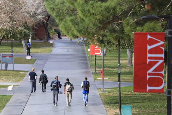 (Las Vegas Review-Journal/File UNLV is planning to offer all lecture courses of 75 or more stud ...