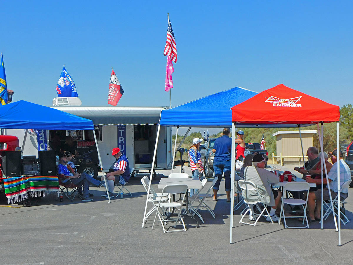 Robin Hebrock/Pahrump Valley Times The parking lot of the Coyote's Den and Big Dick's Pizza was ...
