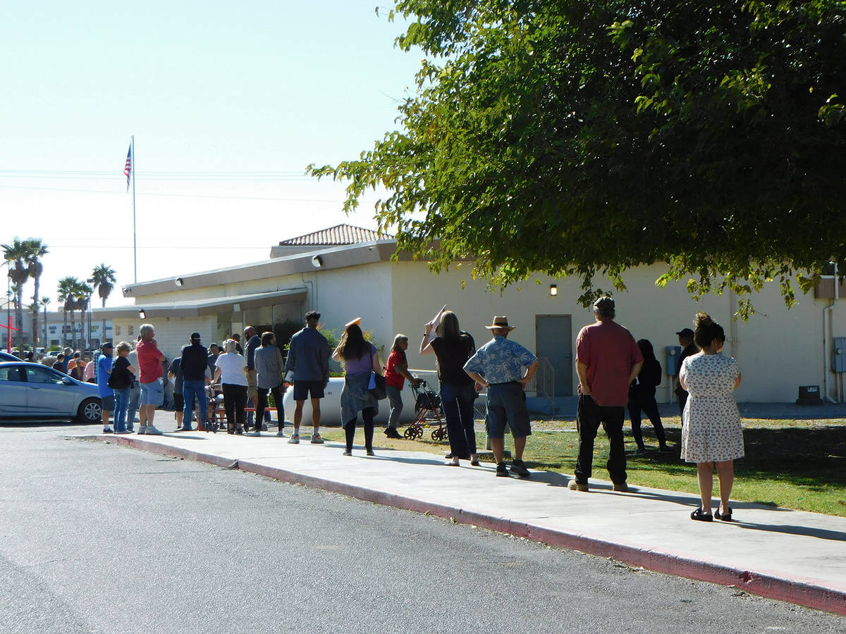 Robin Hebrock/Pahrump Valley Times Pahrump area residents are shown lined up at the Bob Ruud Co ...