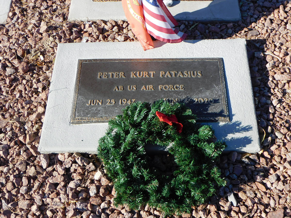 Robin Hebrock/Pahrump Valley Times Wreaths now decorate the graves of the men and women who ser ...