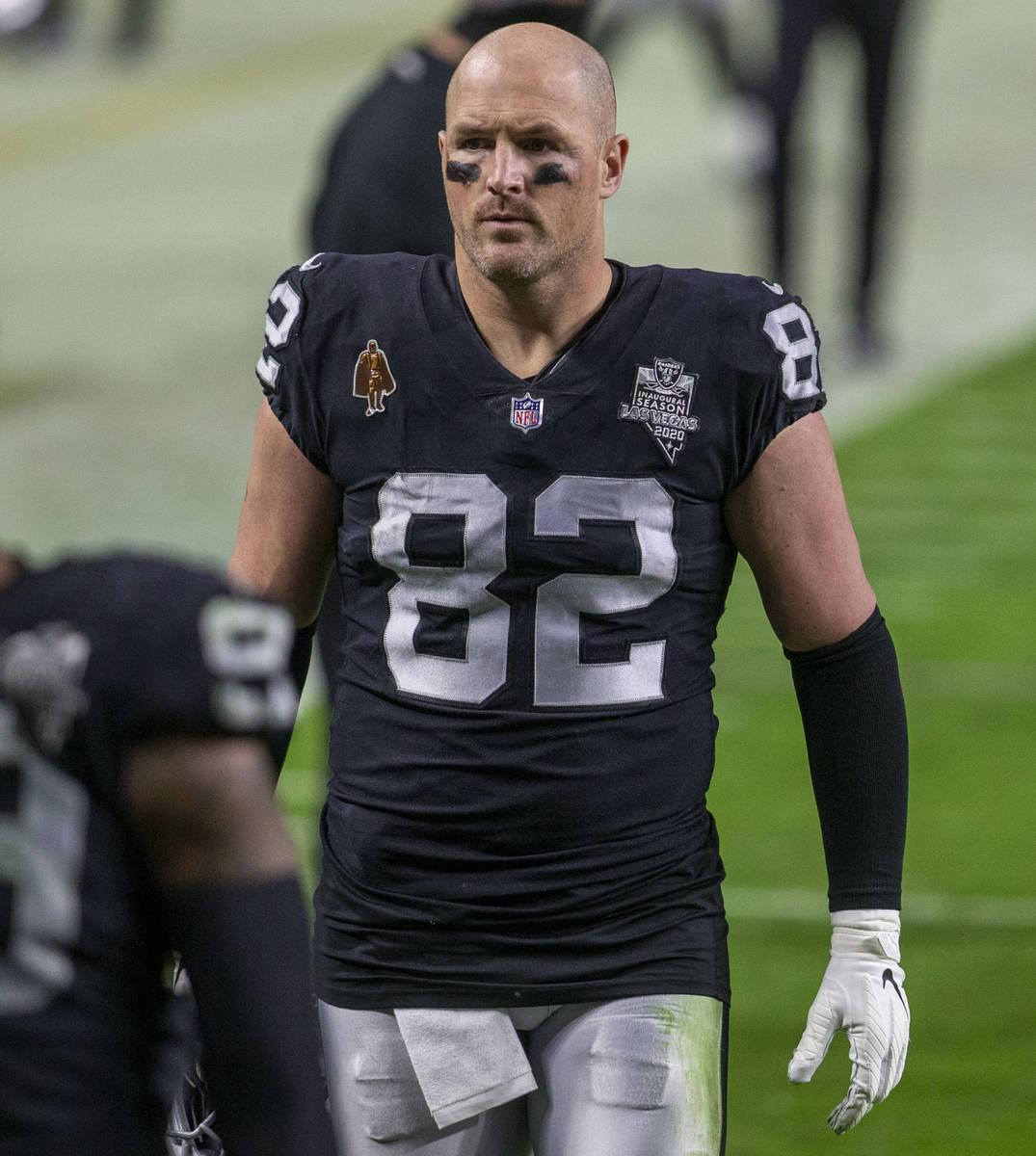 Raiders tight end Jason Witten (82) walks off the field following the team's 26-25 loss to the ...