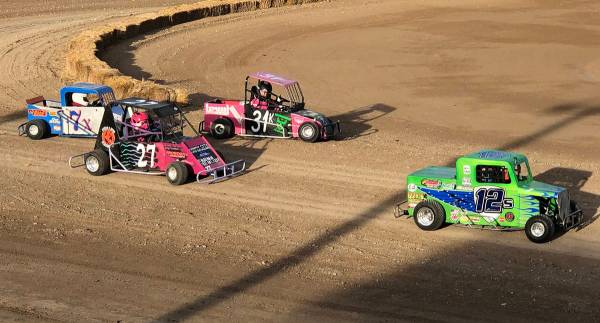 Tom Rysinski/Pahrump Valley Times A driver veers toward the infield during a race Nov. 21 at P ...