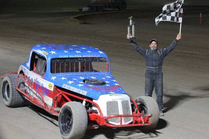 Digital Storm Photography/Special to the Pahrump Valley Times Mark Daub holds his trophy and th ...