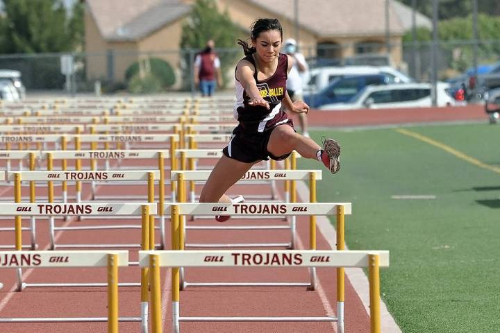 Horace Langford Jr./Pahrump Valley Times Pahrump Valley High School freshman Rebecca McElroy cl ...