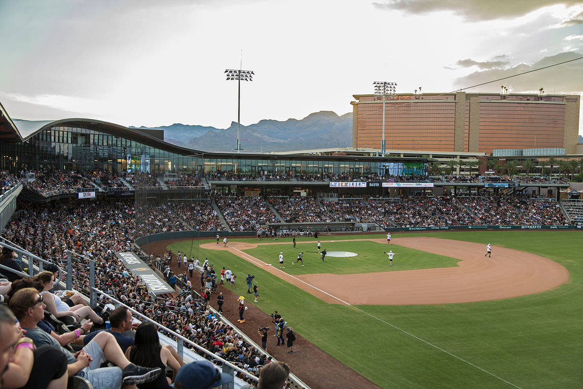Benjamin Hager/Las Vegas Review-Journal Las Vegas Ballpark is packed during the Battle For Vega ...