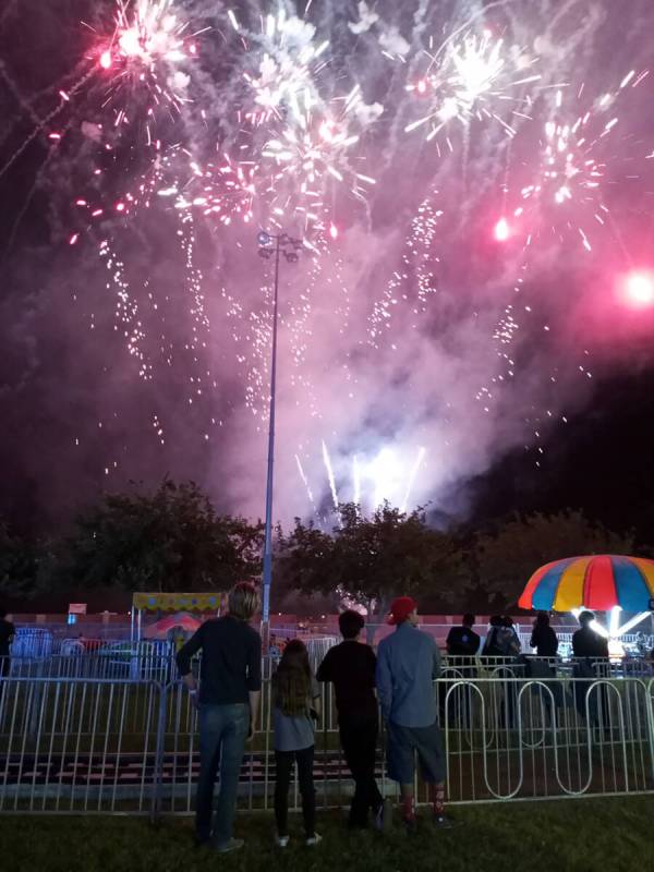 Robin Hebrock/Pahrump Valley Times A group of Fall Festival-goers pause to watch as Zambelli Fi ...