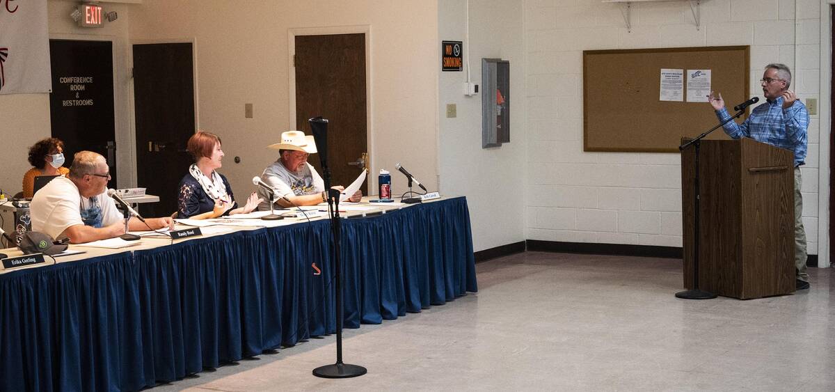 Richard Stephens/Special to the Pahrump Valley Times Tim Dahl (right) addressing Beatty Town A ...