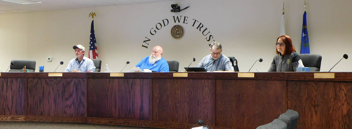 Robin Hebrock/Pahrump Valley Times From left to right are Pahrump Public Lands Advisory Committ ...