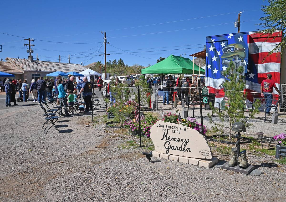 Richard Stephens/Special to the Pahrump Valley Times The Beatty VFW memory garden was dedicate ...