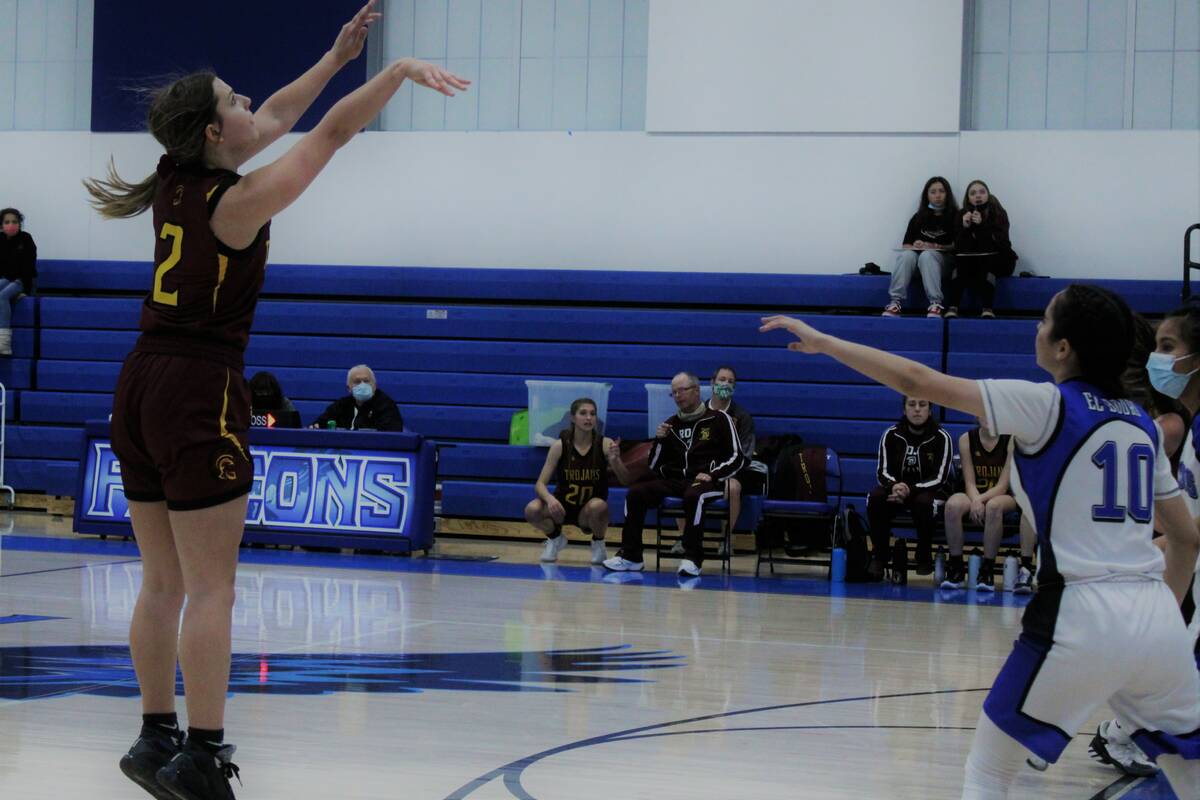 Danny Smyth/Pahrump Valley Times Bullhead Tournament MVP Tayla Wombaker attempting a shot over ...