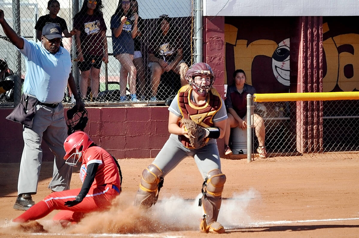 Horace Langford Jr./Pahrump Valley Times Pahrump Valley senior catcher DeAnna Egan (15) getting ...