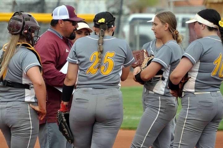 Horace Langford Jr./Pahrump Valley Times Pahrump Valley Trojans head coach Sam Charles meets w ...