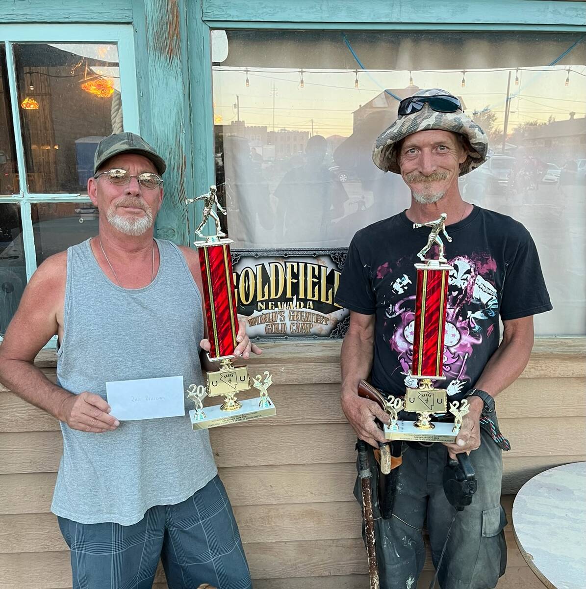 Special to the Pahrump Valley Times Mark Kaczmarek (left) and Johnny Kinzer (right) finished t ...