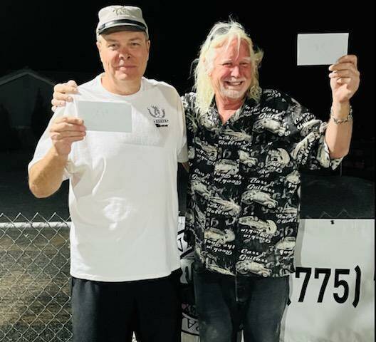 Special to Pahrump Valley Times Lathan Dilger (left) and Steve Witherell (right) took third pl ...