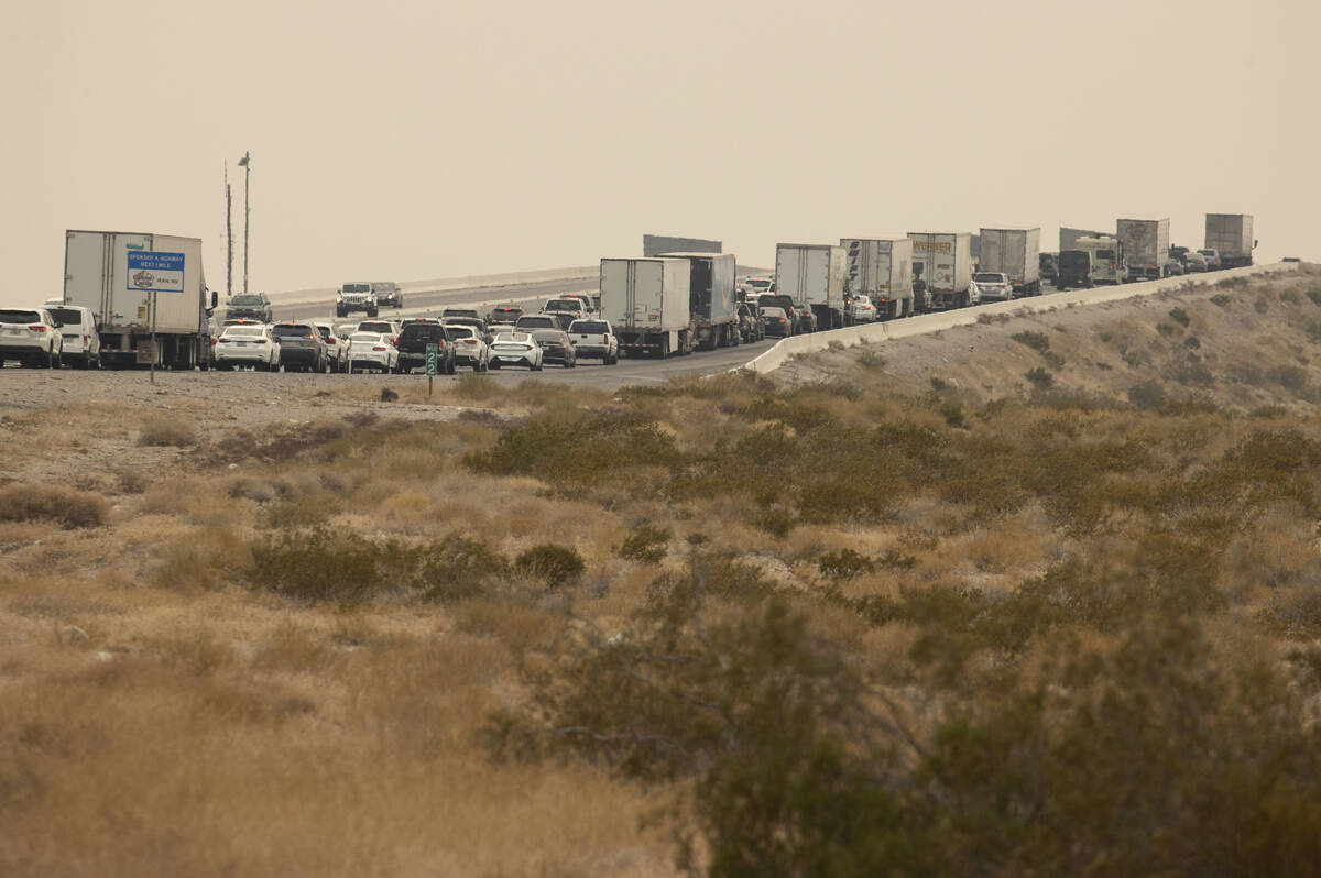 Southbound Interstate 15 traffic builds at mile mark 5 north Primm on Monday, Sept. 7, 2020. (B ...