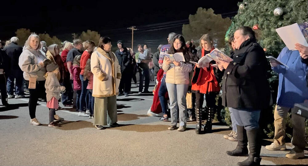 Deanna O'Donnell/Special to the Pahrump Valley Times A choir sings the songs of the season whil ...