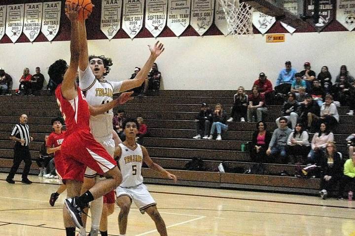 Horace Langford Jr./Special to Pahrump Valley Times Forward Ryder Cordova (11) goes up for a bl ...