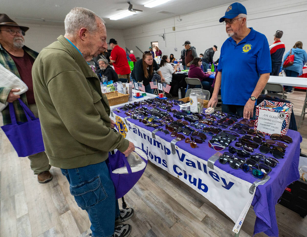 John Clausen/Pahrump Valley Times Bill Newyear of the Pahrump Valley Lions Club speaks with a v ...