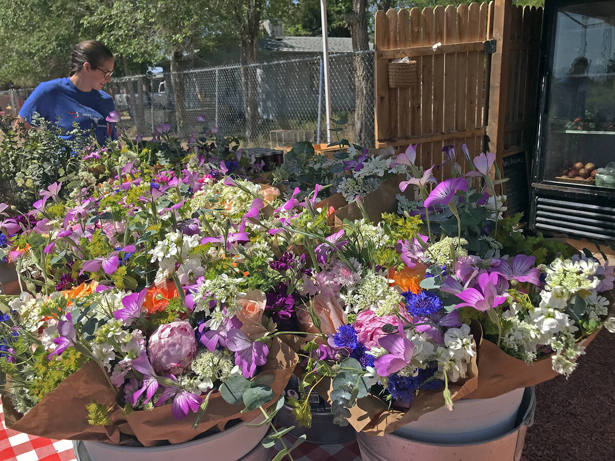 Robin Hebrock/Pahrump Valley Times Bunches of fresh cut flowers are sold at Big Horn Farm and F ...