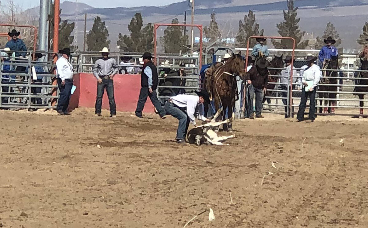 Pahrump Valley Times/file photo Pahrump Valley Rodeo Club's Garrett Jepson wraps up his tie-dow ...