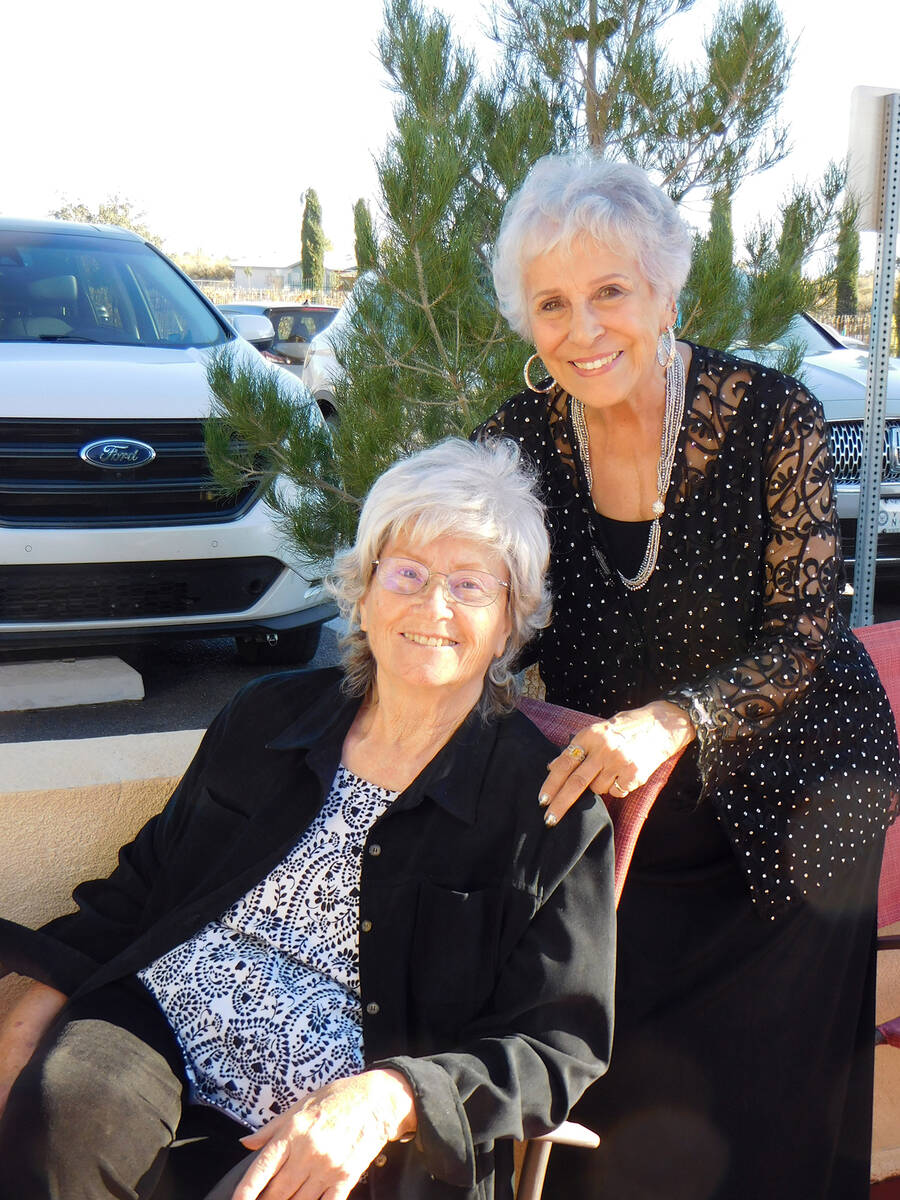 Robin Hebrock/Pahrump Valley Times Willi Baer, right, poses for a quick photo with former Nye C ...