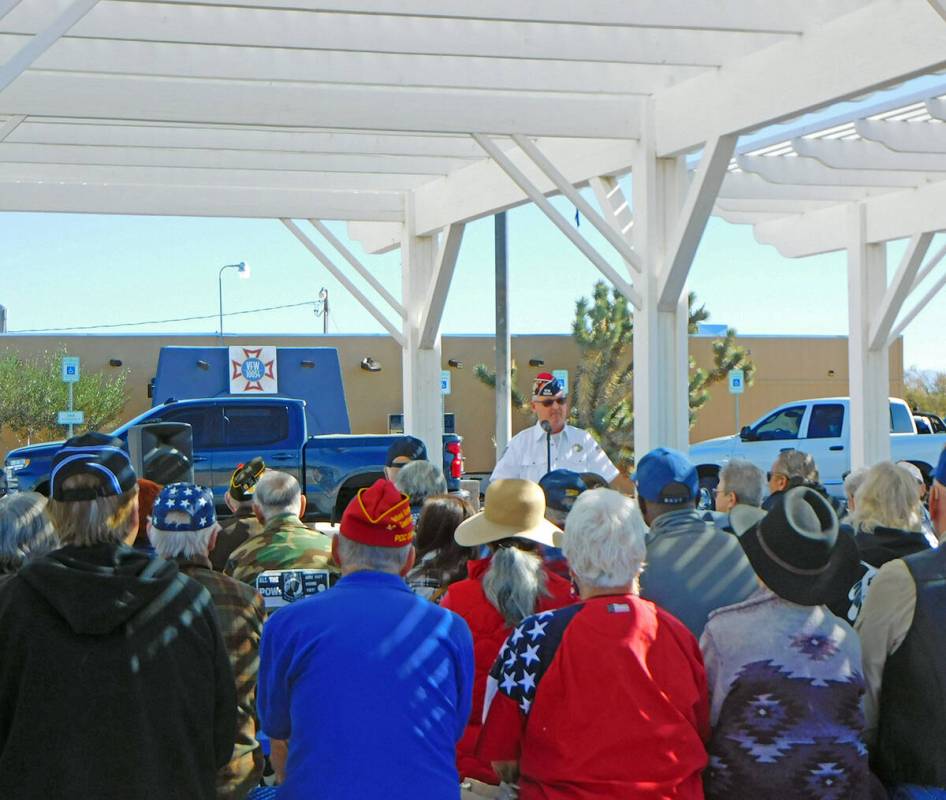 Robin Hebrock/Pahrump Valley Times VFW Post #10054 Commander Steven Kennard addresses the crowd ...