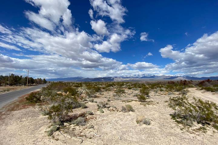 Robin Hebrock/Pahrump Valley Times Taken at the corner of Fox Avenue and Cheyenne Way, this pho ...