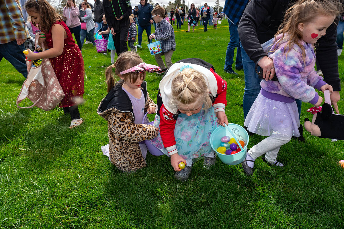 John Clausen/Pahrump Valley Times Youngsters are pictured hunting for Easter Eggs during Easter ...