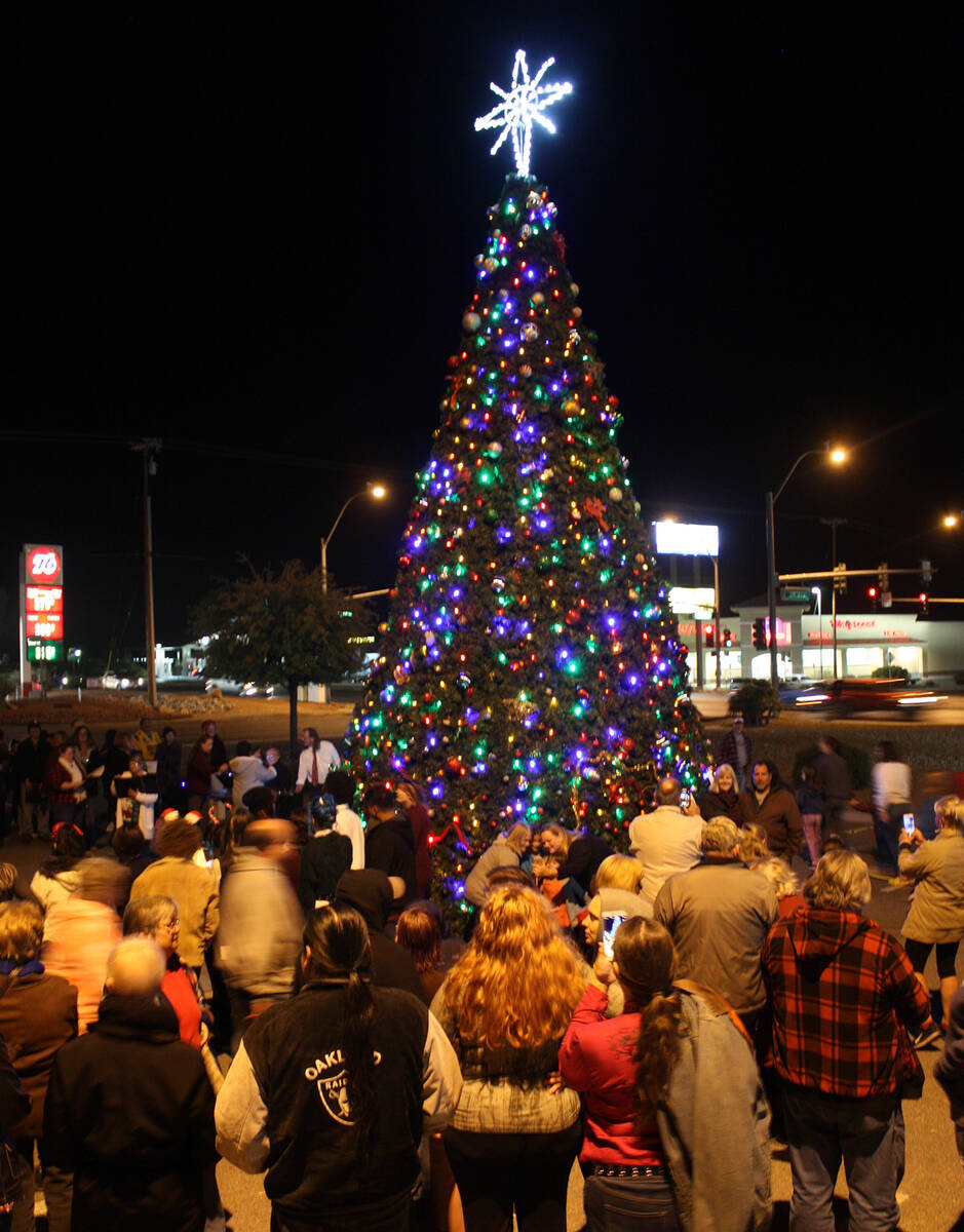 Robin Hebrock/Pahrump Valley Times File The Community Christmas Tree Lighting, sponsored by KNY ...