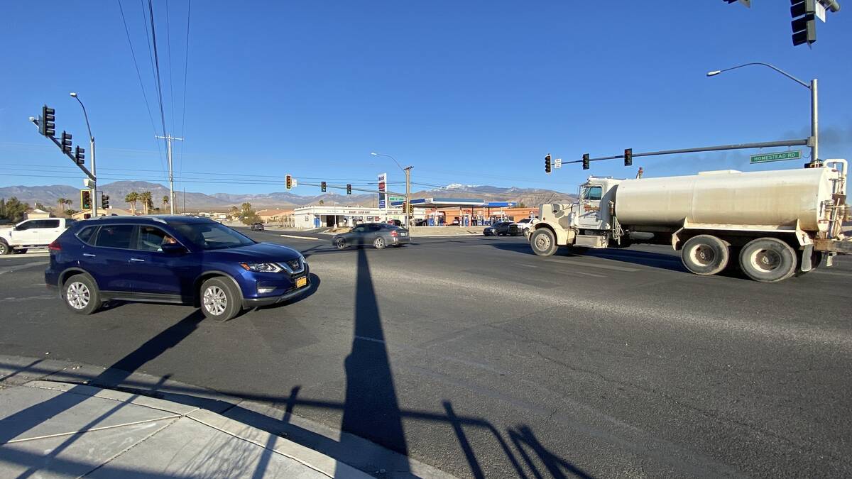 Robin Hebrock/Pahrump Valley Times The intersection of Highway 160 and Homestead Road in Pahrum ...