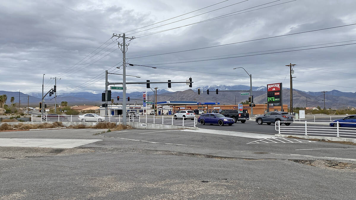 Robin Hebrock/Pahrump Valley Times The vacant land at the southwest corner of Highway 160 and H ...