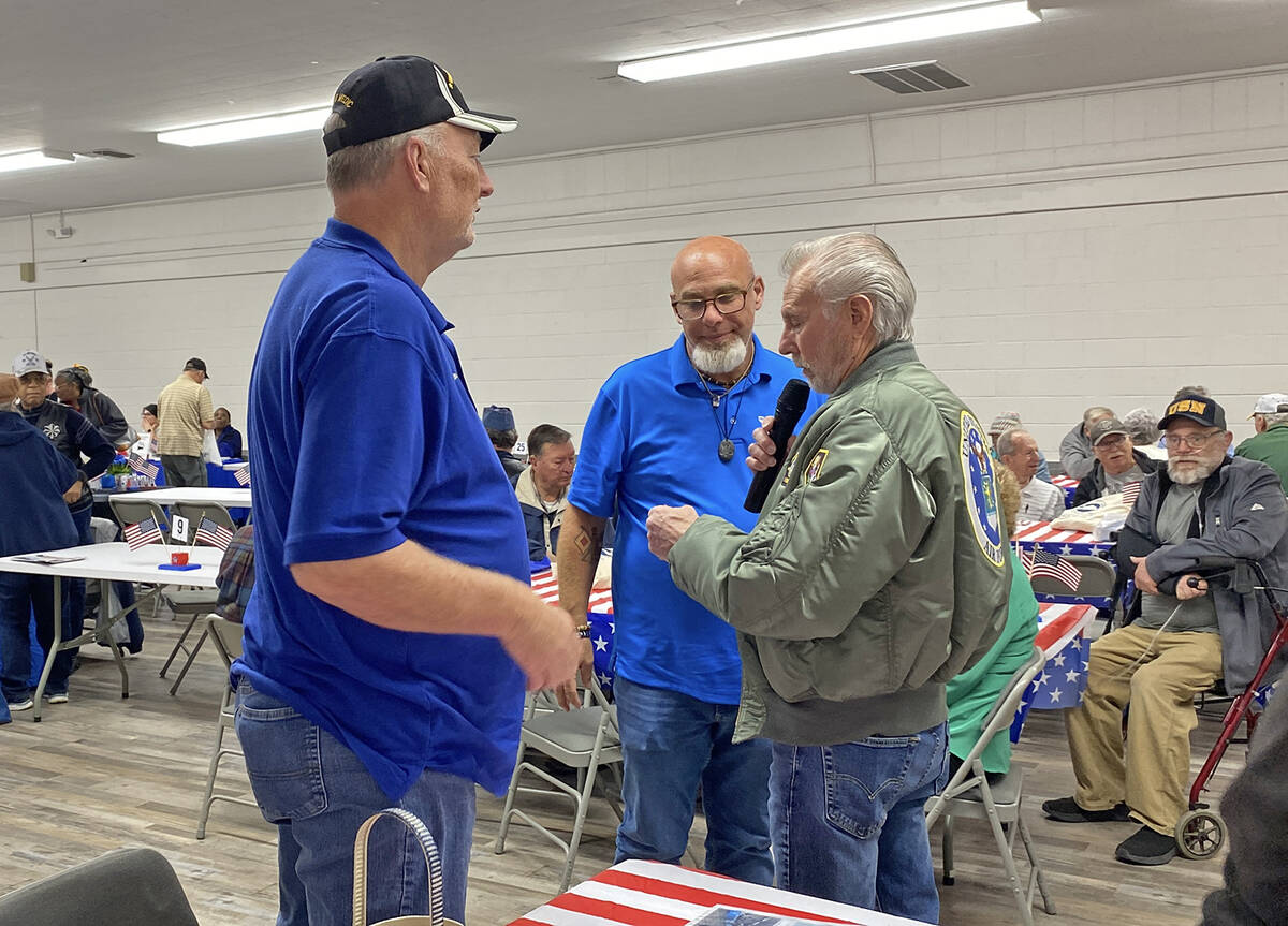 Robin Hebrock/Pahrump Valley Times At right, Frank Carbone, a veteran and former Nye County Com ...